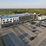 Kedi Hotel 2*